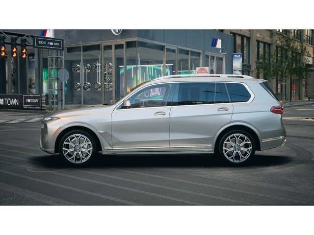 New 2027 Skyscraper Grey Metallic BMW xDrive40i image 4