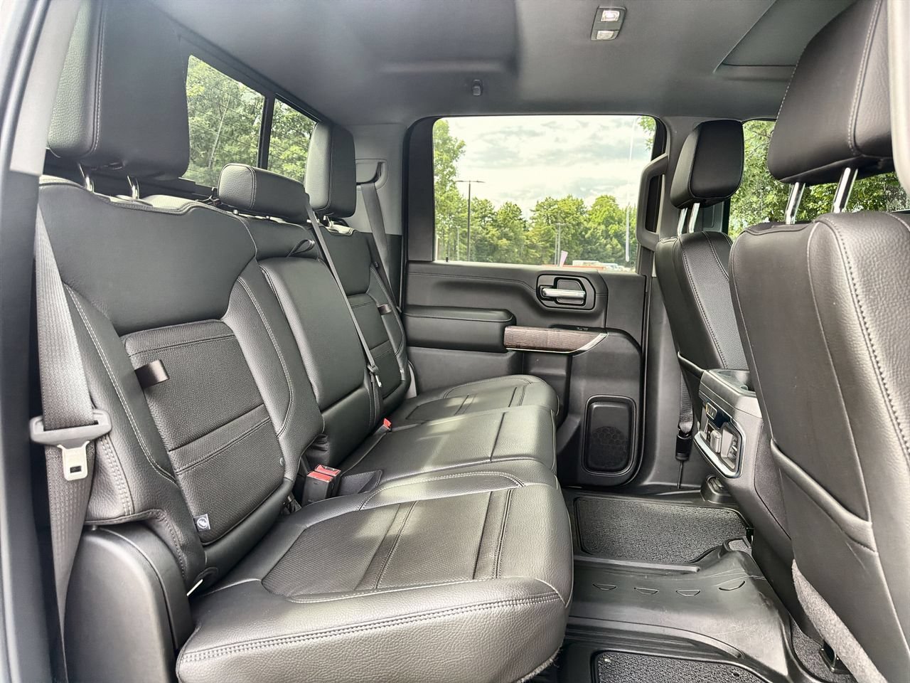 Used 2023 SUMMIT WHITE GMC Denali image 22