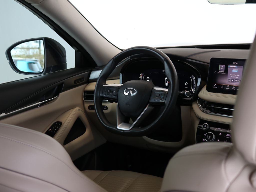 Used 2023 Silver INFINITI LUXE image 42