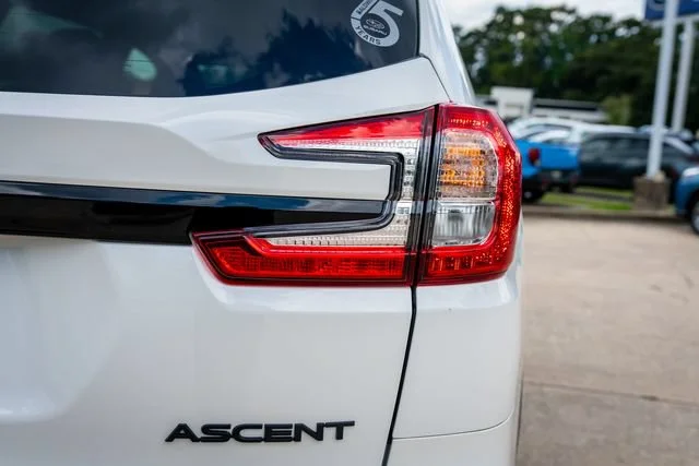 New 2027 Crystal White Pearl Subaru Premium image 18