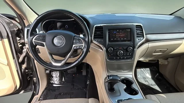 Used 2015  Jeep Limited image 10