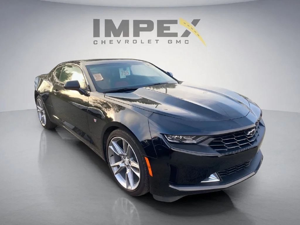 Used 2023 Black Chevrolet 2LT image 7