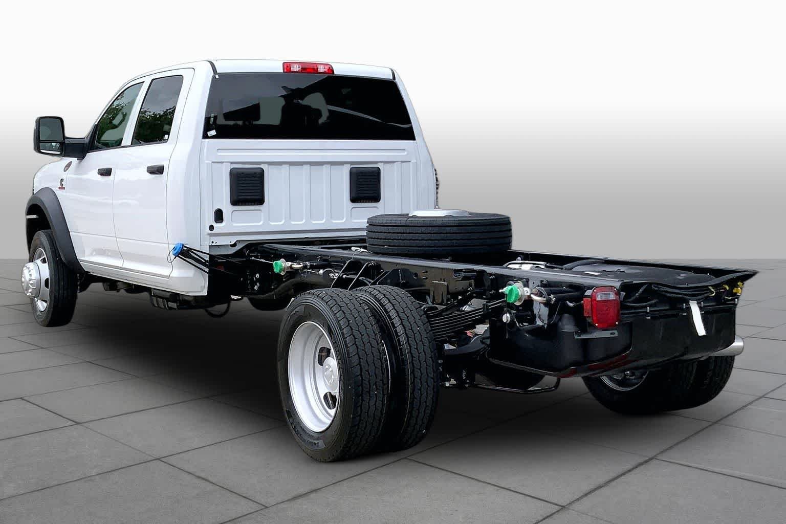 New 2026 Bright White Clearcoat RAM Tradesman image 10