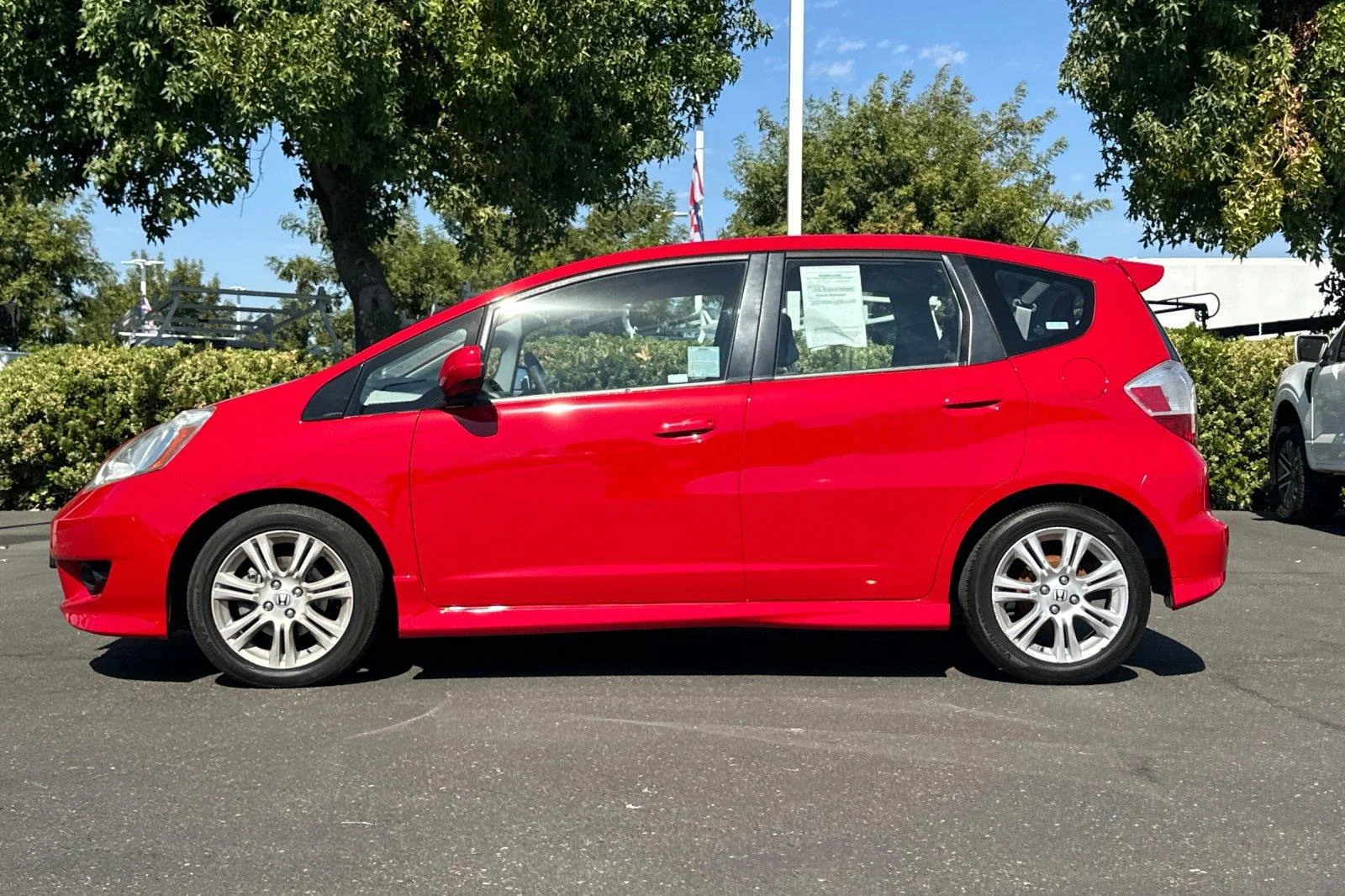 Used 2009 Milano Red Honda Sport image 6
