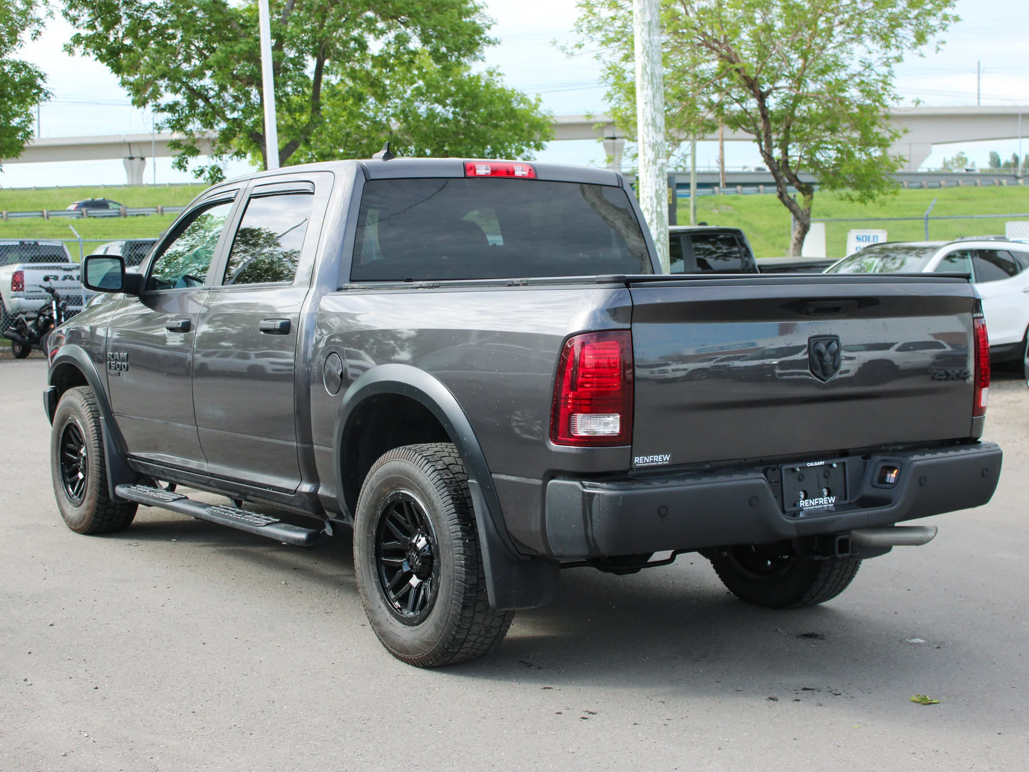 Certified Used 2023 Grey RAM Warlock * No Accidents | Heated Seats | Alpine | Tonneau Cover | Android Auto | Backup Camera image 13