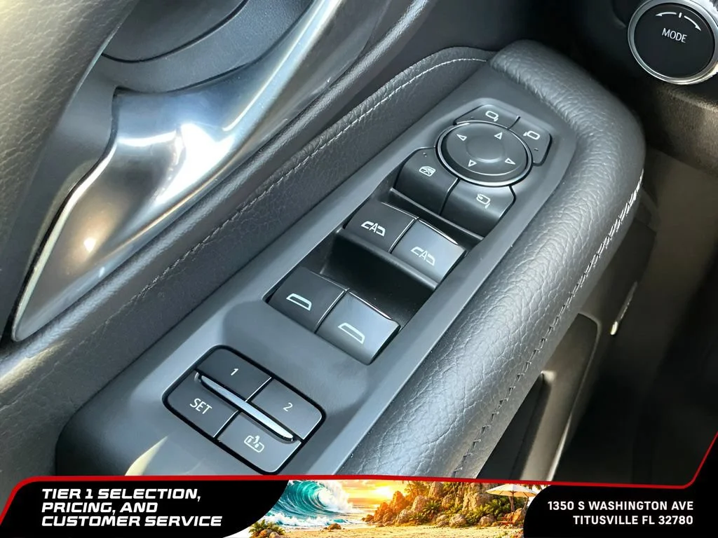 Used 2022 White Frost Tricoat GMC Denali image 40