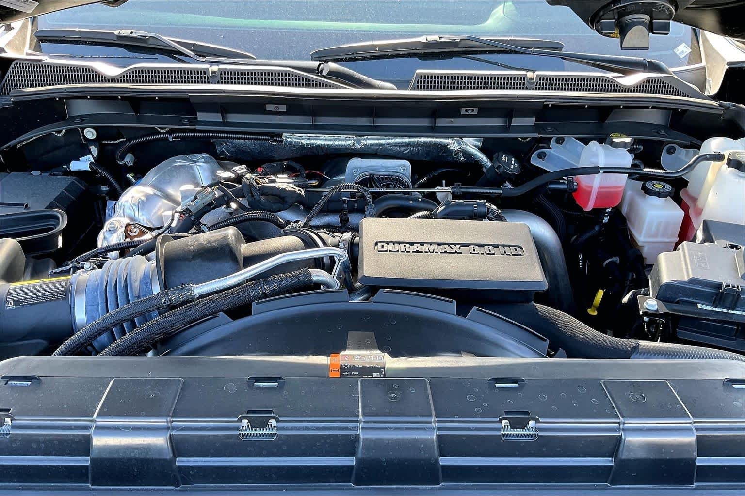 Used 2025 Onyx Black GMC Denali Ultimate image 32