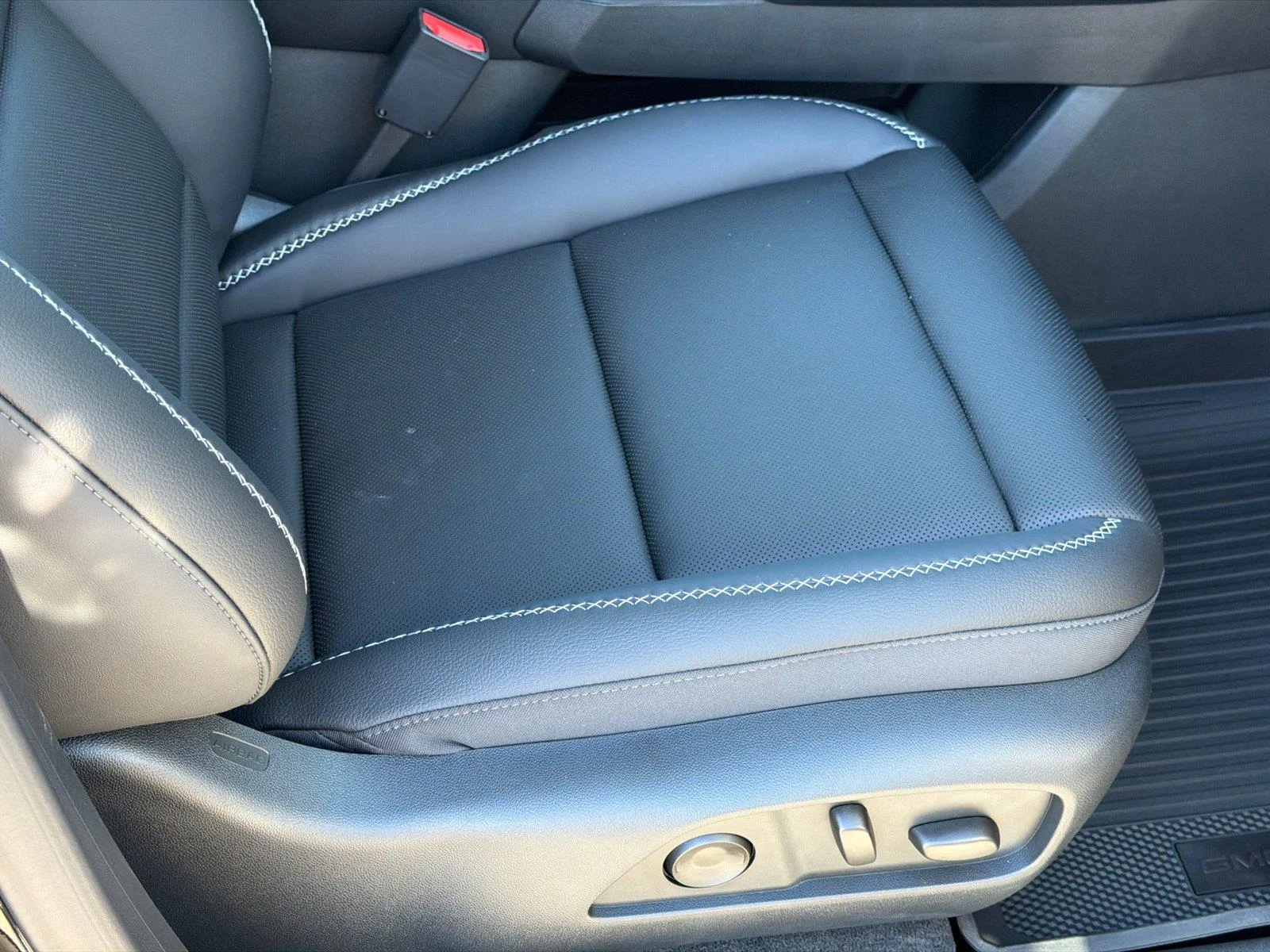 2027 GMC Terrain Denali - Photo 9
