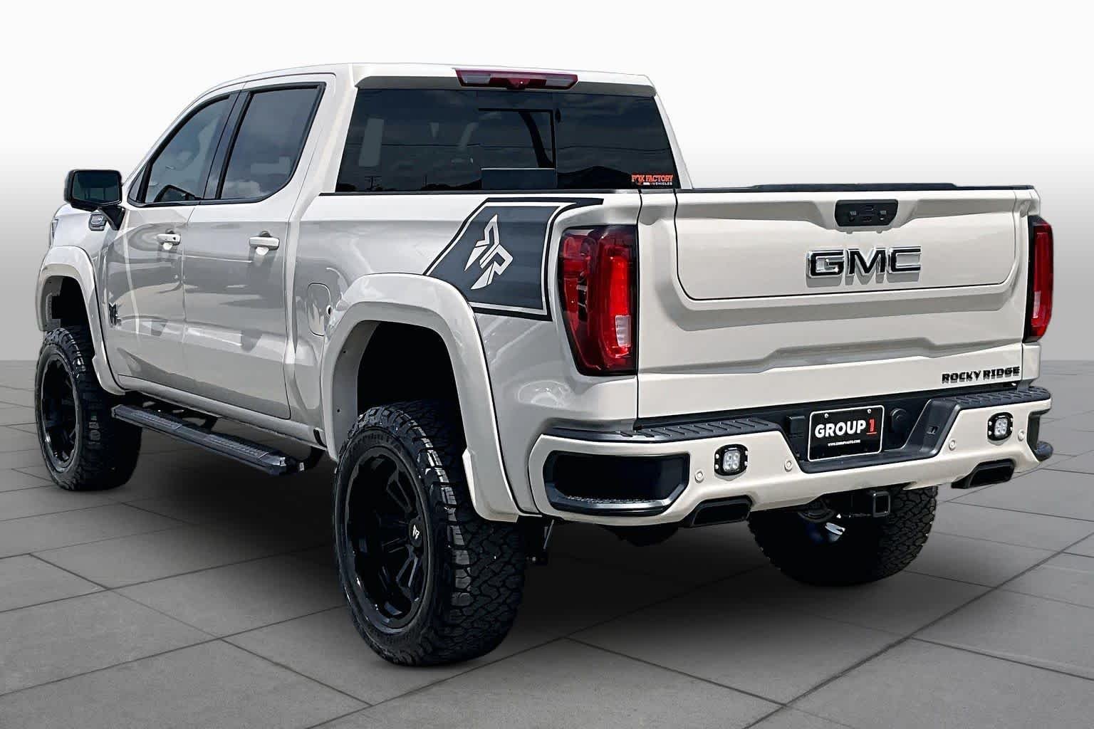 2026 GMC Sierra 1500 AT4 - Photo 7