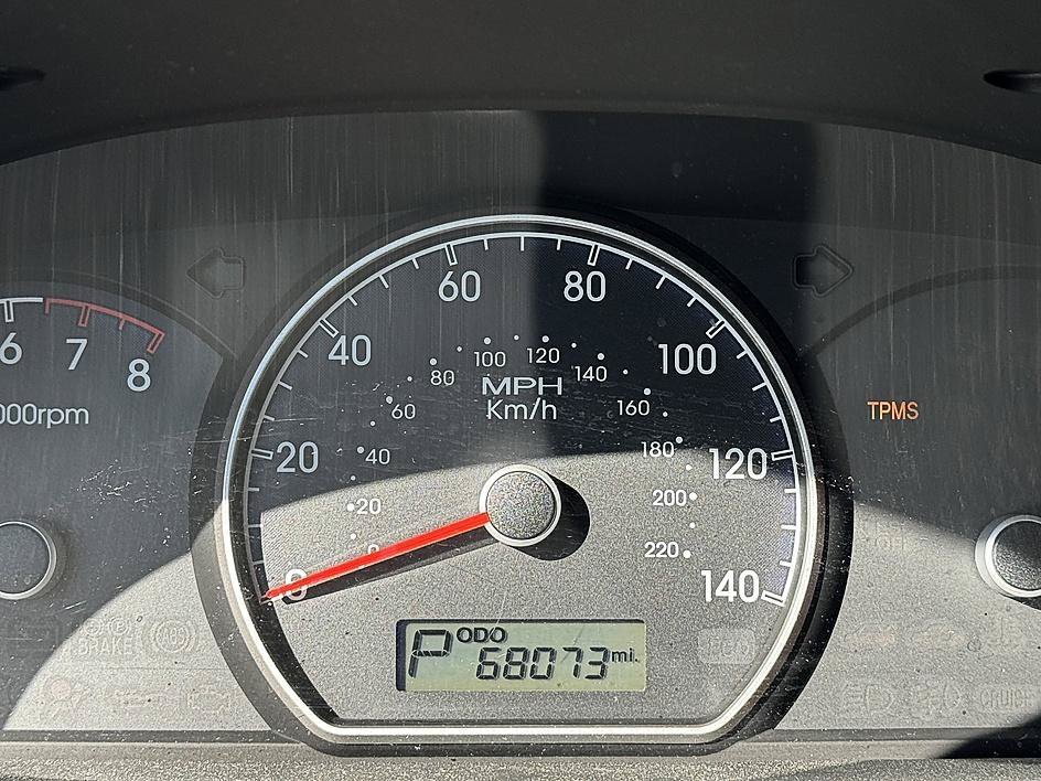 Used 2010 Natural Khaki Pearl Hyundai GLS image 8