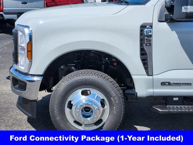 New 2026 Avalanche Ford F-350® XL image 9