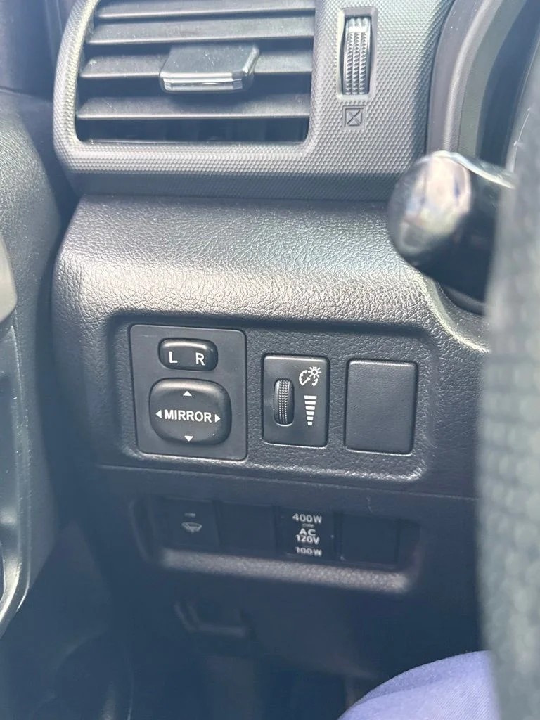 Used 2016 Silver Toyota SR5 image 17