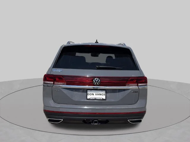 Used 2025 Gray Volkswagen 2.0T SEL image 4