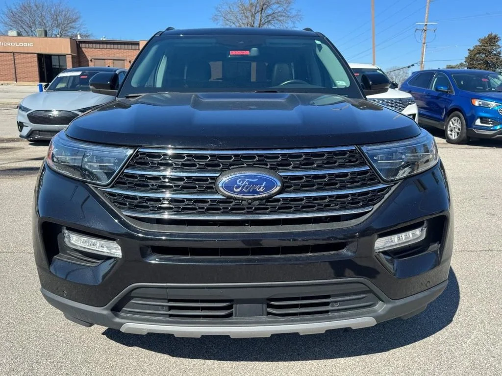 Used 2023 Agate Black Metallic Ford XLT image 9