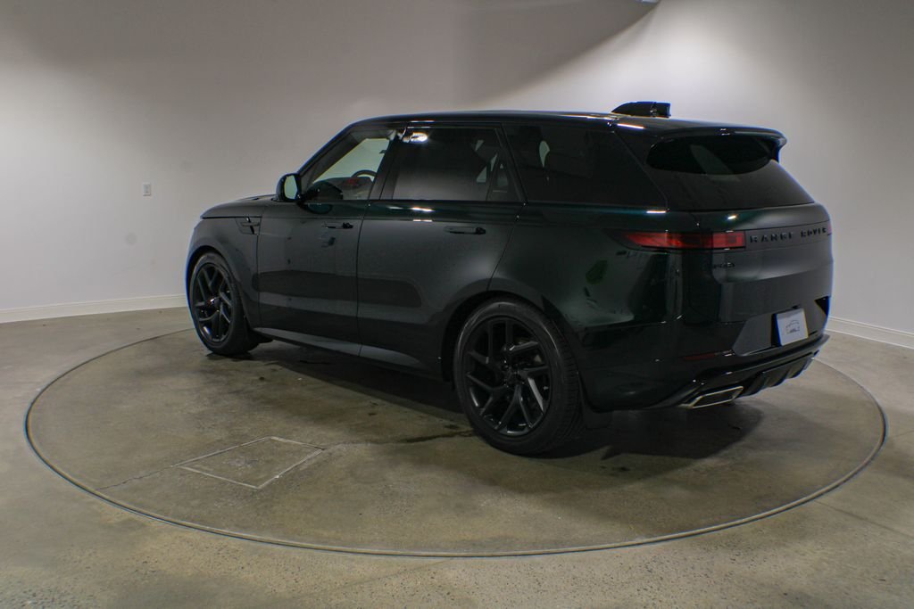 New 2026 British Racing Green Land Rover Dynamic SE image 4