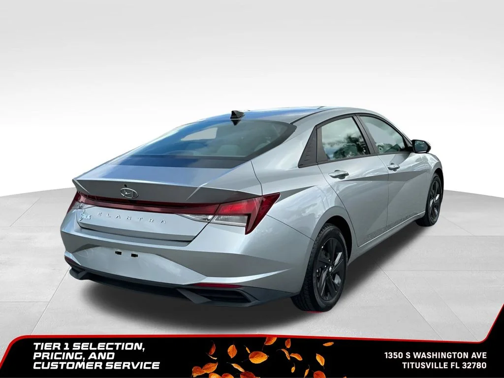Used 2021 Silver Hyundai SEL image 6