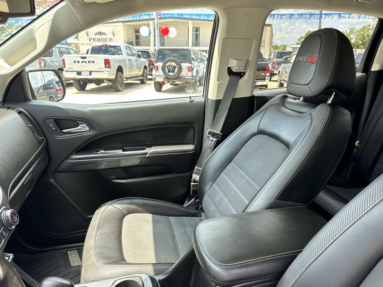 Used 2022 Desert Sand Metallic GMC 4WD AT4 w/Cloth image 15