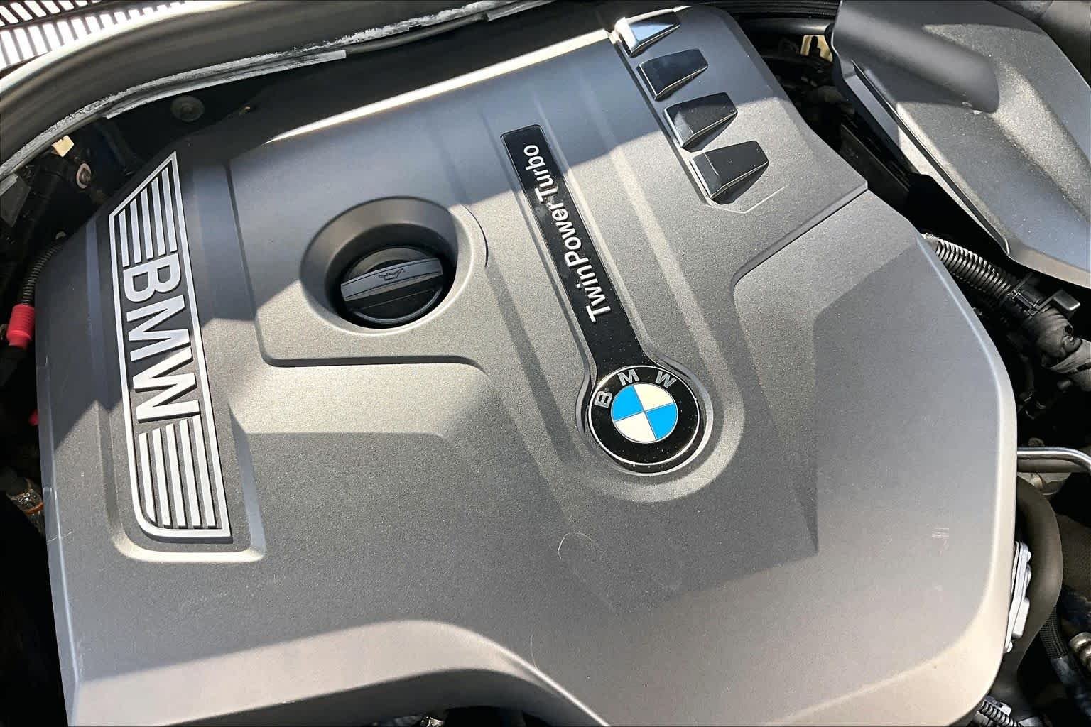 Used 2018 Mediterranean Blue Metallic BMW 530i image 34