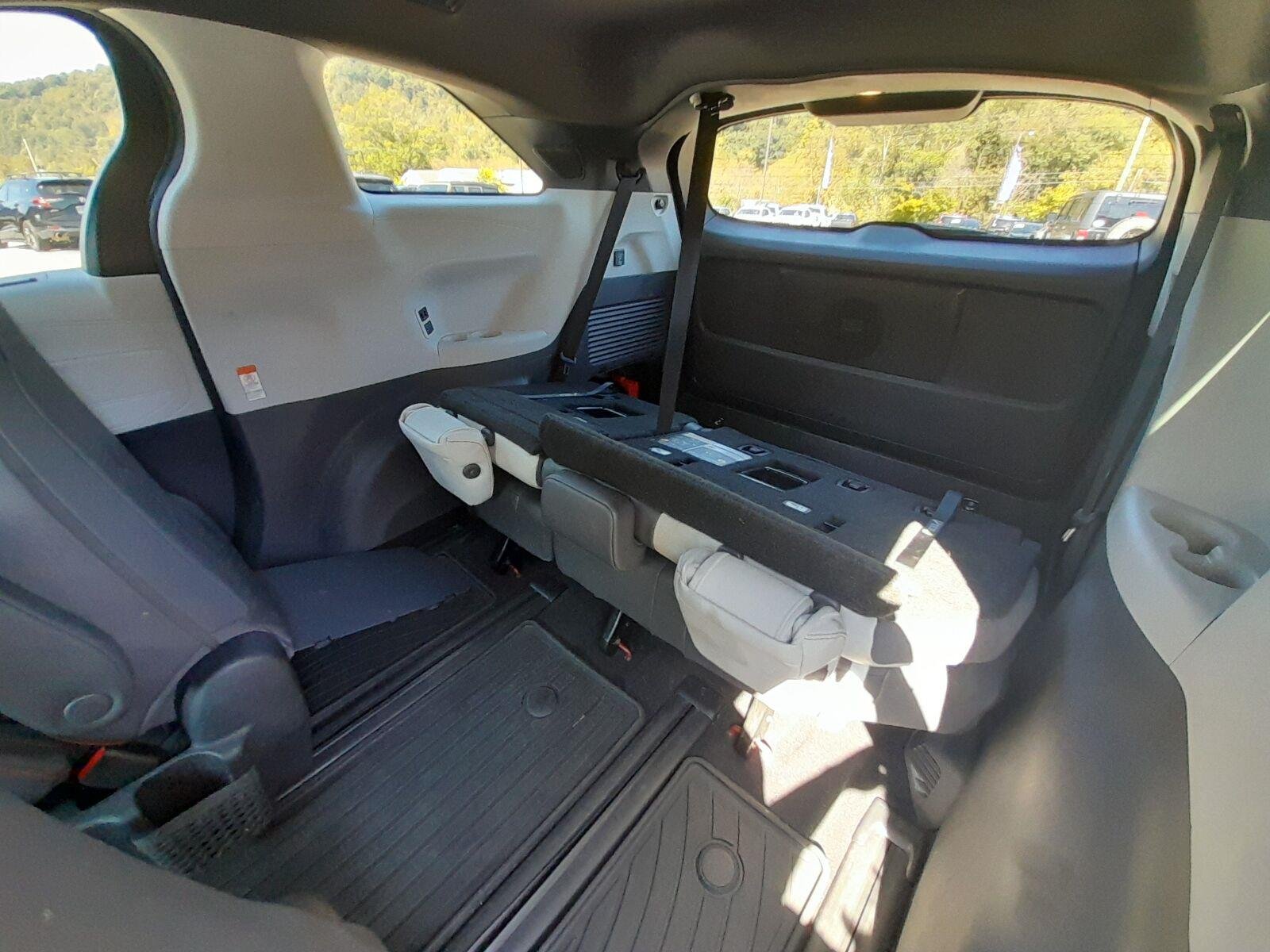 Used 2022 Ruby Flare Pearl TOYOTA  image 53