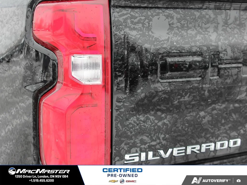 Used 2022  Chevrolet RST image 15