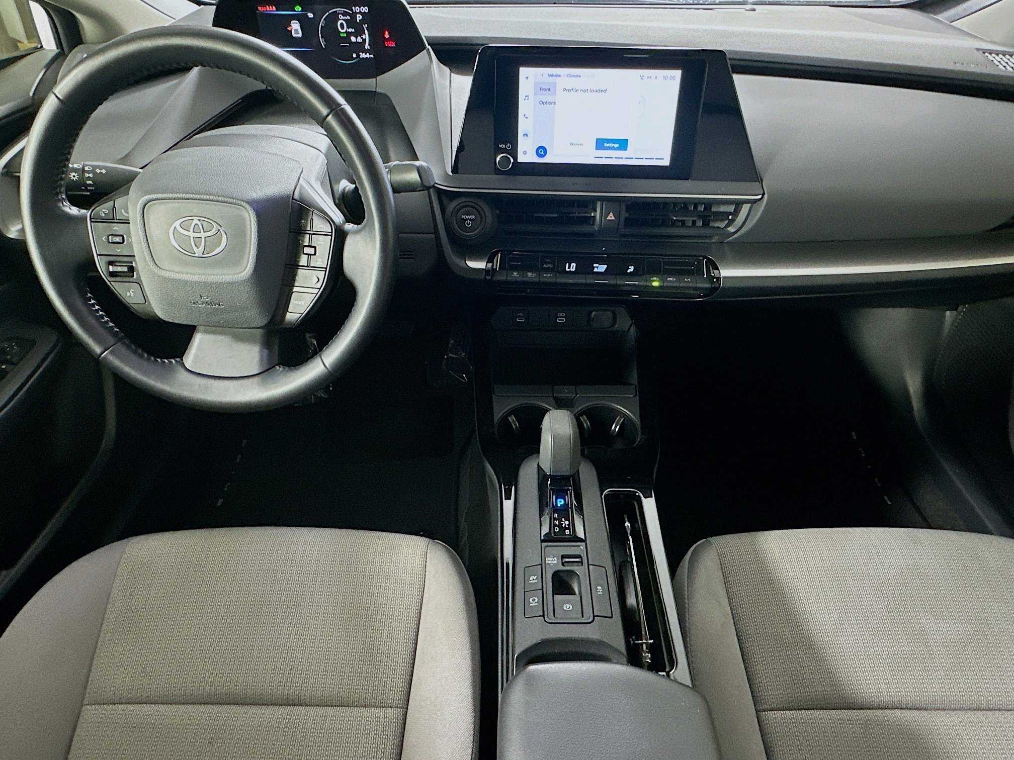 Used 2023 Pearl Toyota LE image 27