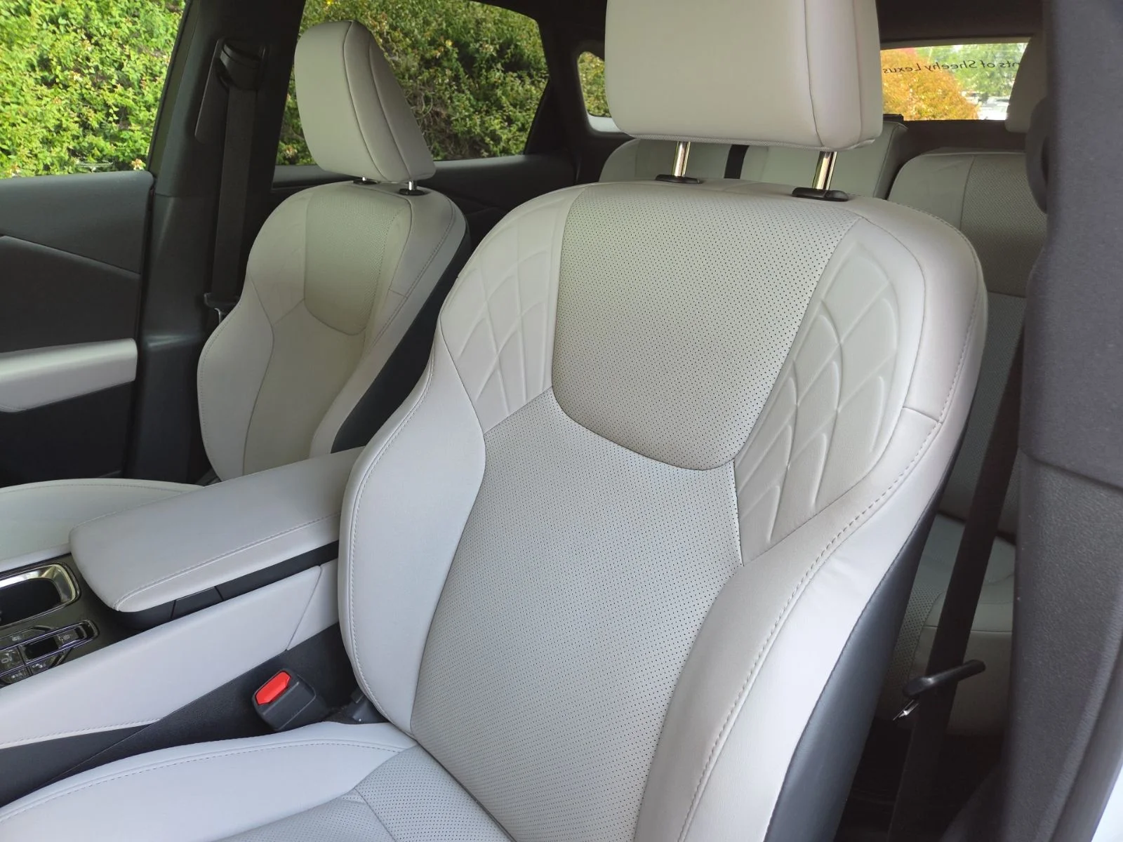 Used 2026 White Lexus 350h Premium image 7