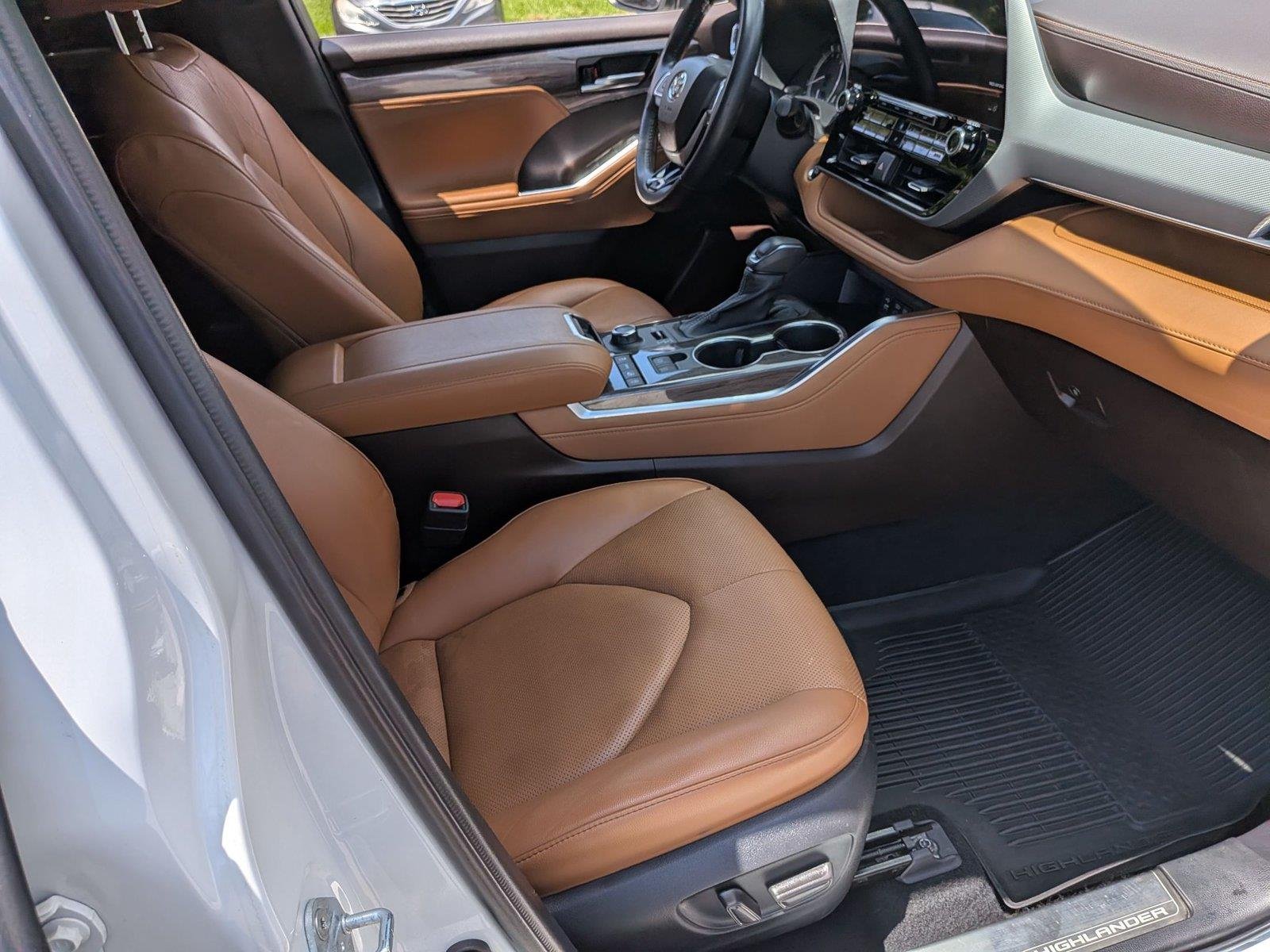Used 2022 Wind Chill Pearl Toyota Platinum image 36
