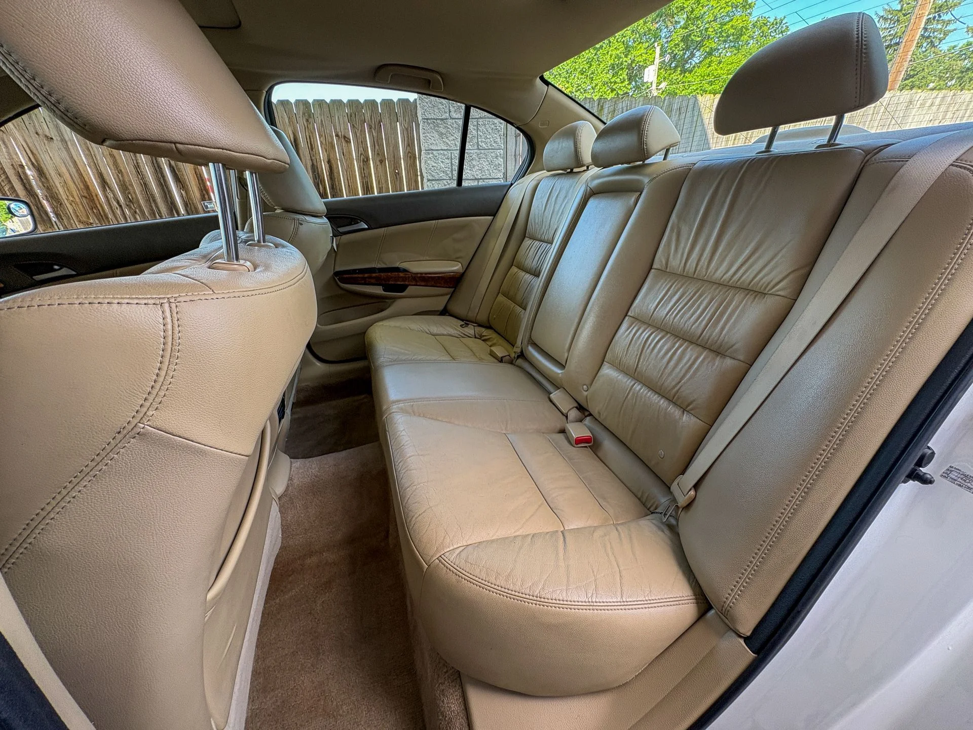 Used 2010 White Honda EX-L image 19