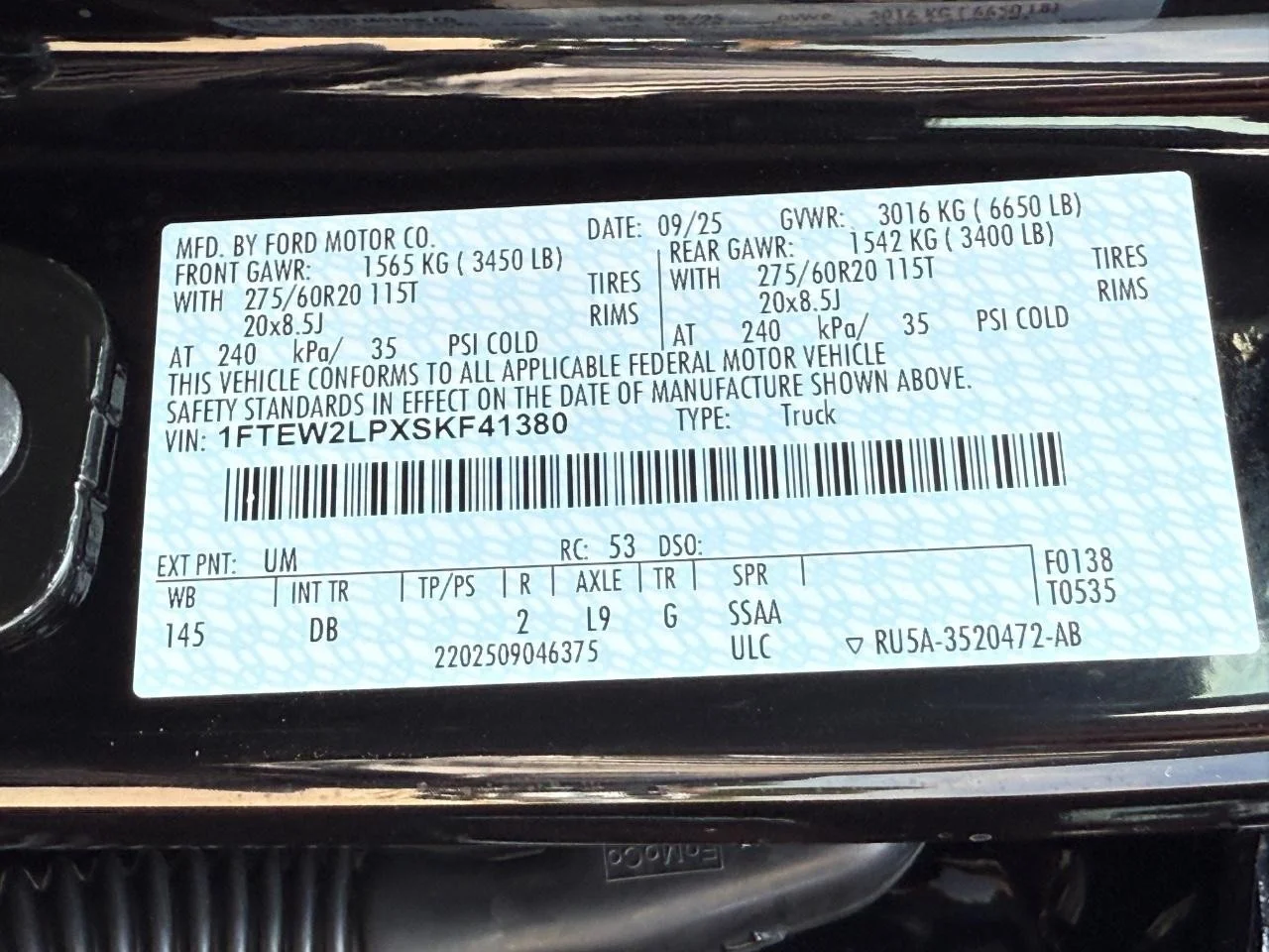 New 2025 Agate Black Metallic Ford STX 4WD SuperCrew 5.5' Box image 18