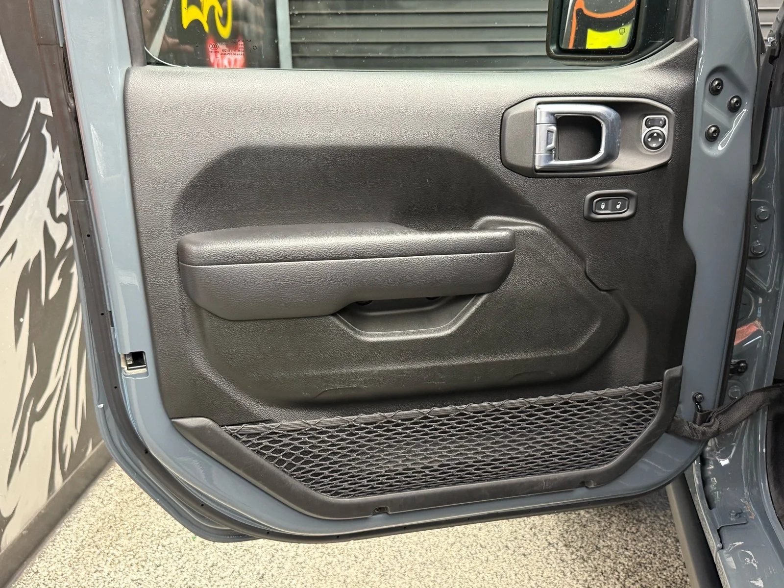 Used 2024 Anvil Clear Coat (pds) Jeep Rubicon 4xe image 7