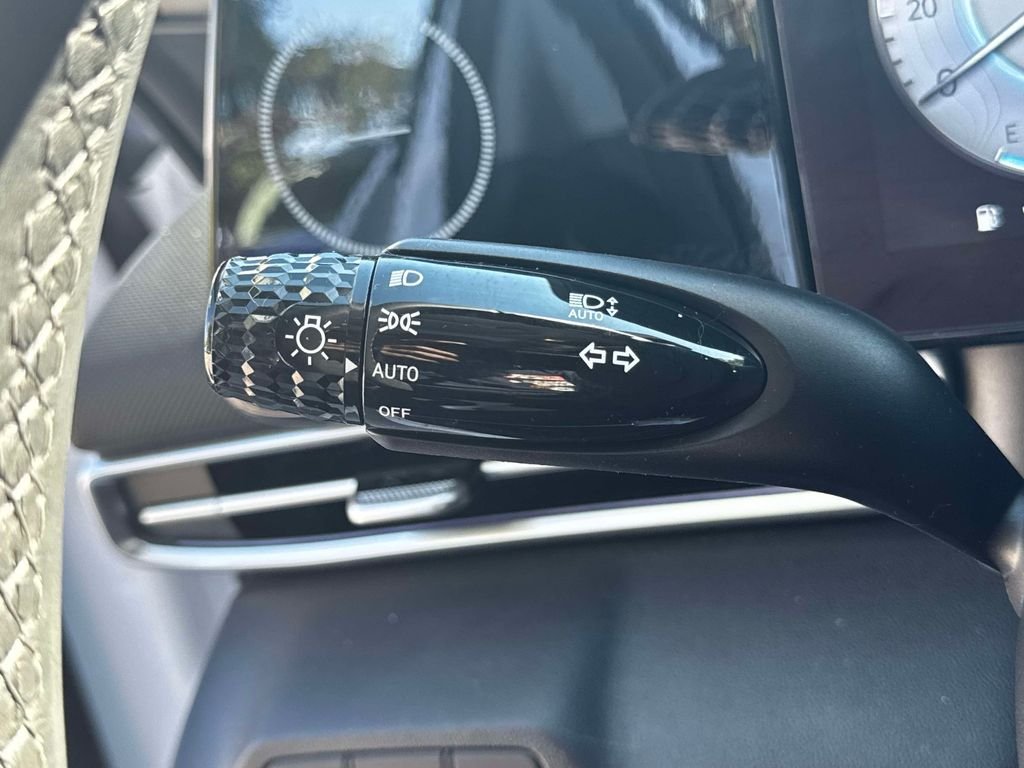 Used 2025 White Hyundai Limited image 24