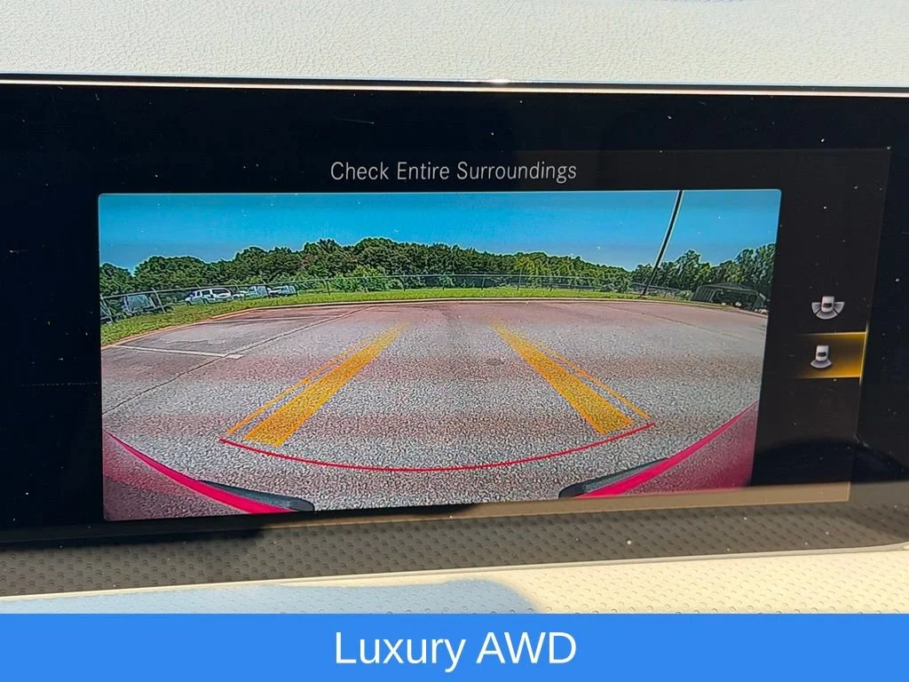 Used 2023 Red Mercedes-Benz 4MATIC® image 9