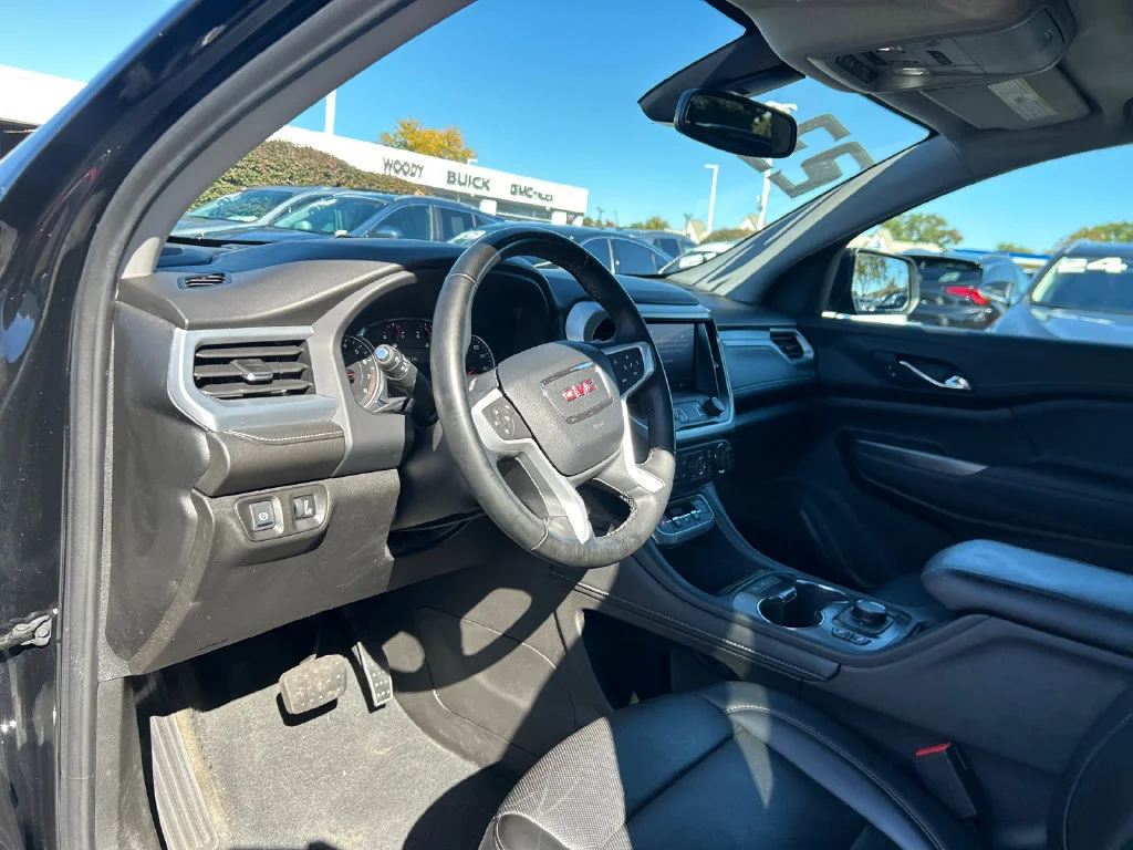 2023 GMC Acadia SLT - Photo 19