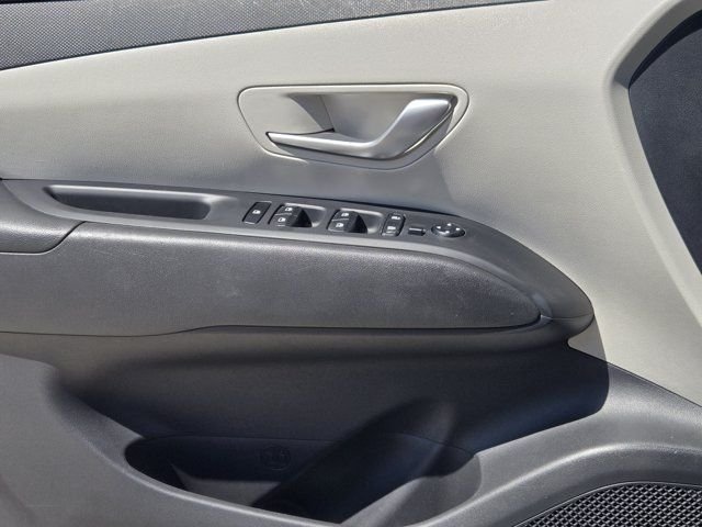 Used 2022 Quartz Hyundai Blue image 24