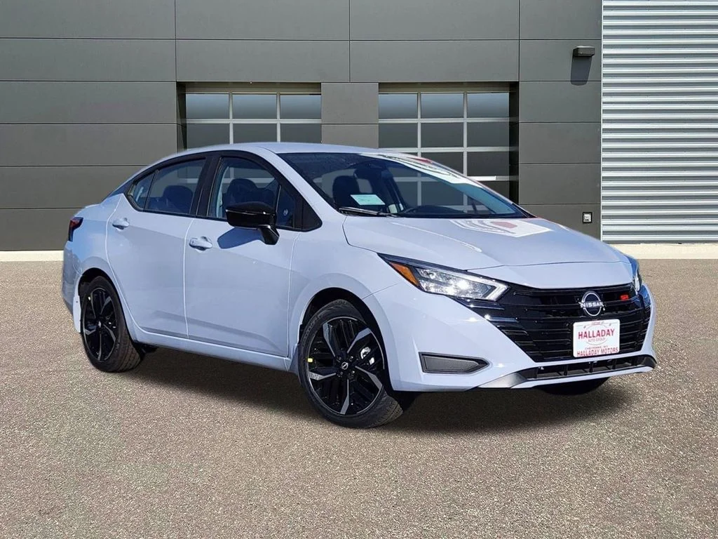 2025 Nissan Versa Sedan SR - Photo 6
