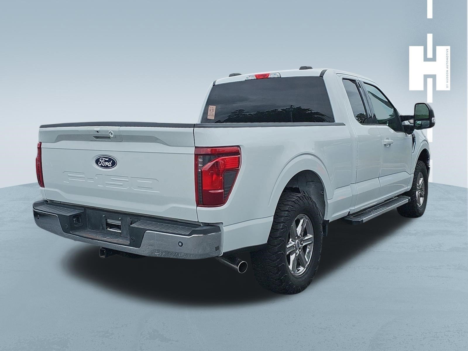 Certified Used 2024 Oxford White Ford XLT image 2