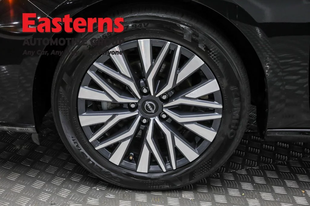 Used 2024 Black Nissan 2.5 SV image 30