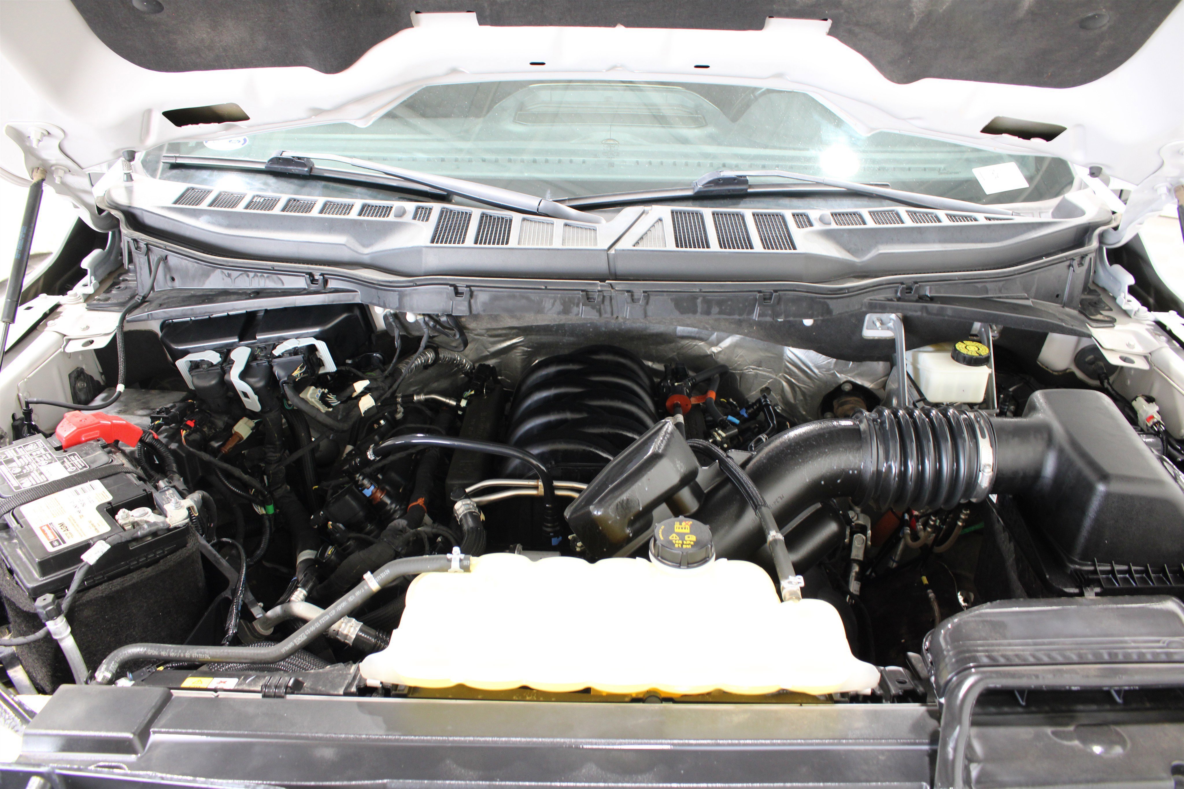 Used 2021 Space White Metallic Ford XLT image 40
