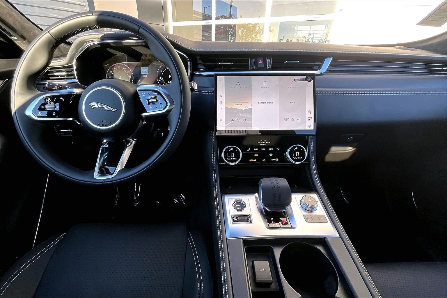 2026 Jaguar F-Pace R-Dynamic S - Photo 5