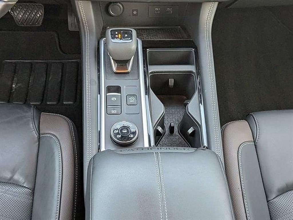 2025 Nissan Pathfinder Platinum - Photo 20