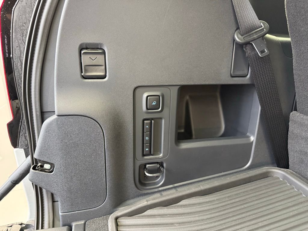 New 2025 Space Silver Metallic Ford Active image 75