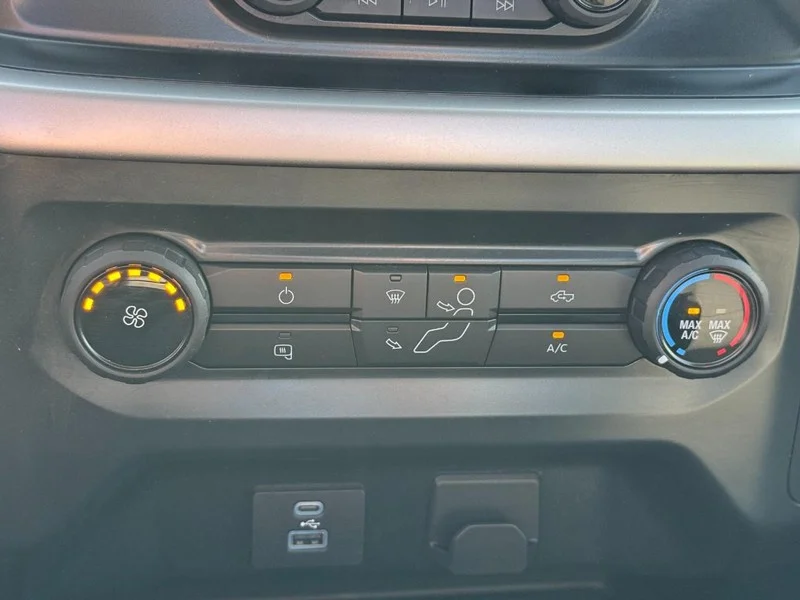 Used 2022 Oxford White Ford XL image 23