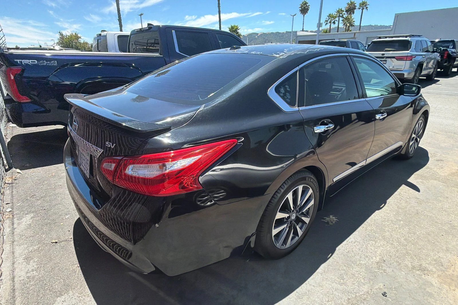 Used 2016 Black Nissan 2.5 SV image 5