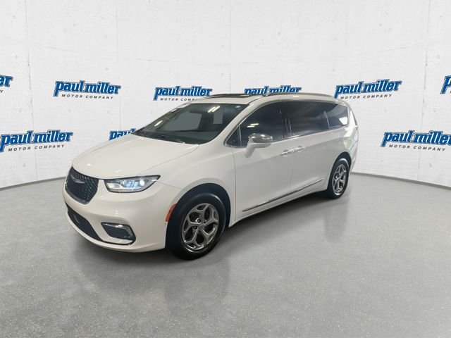 Certified Used 2022 Bright White Clearcoat Chrysler Limited image 5
