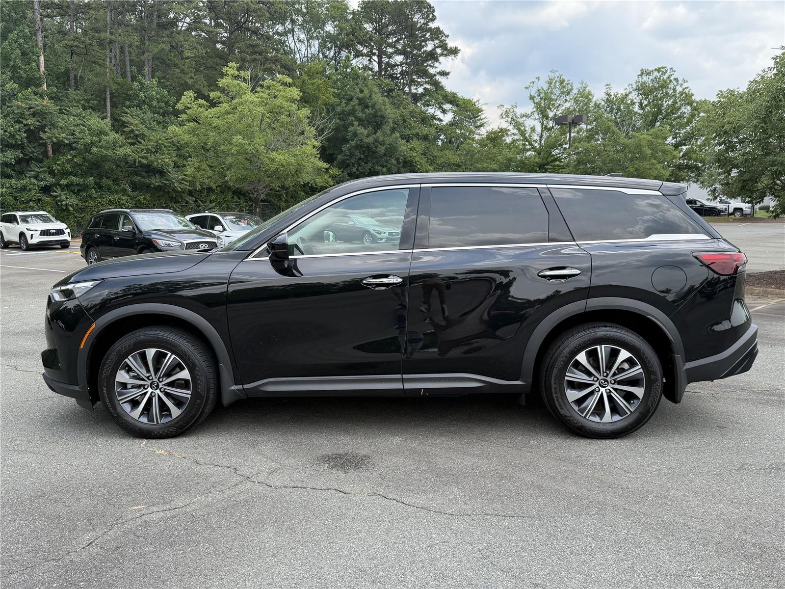 Used 2025 Mineral Black INFINITI PURE image 24