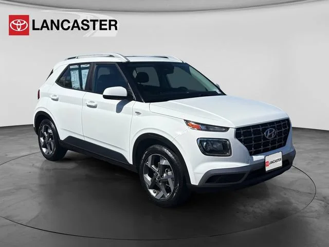 Used 2025 Lunar White Hyundai SEL image 1