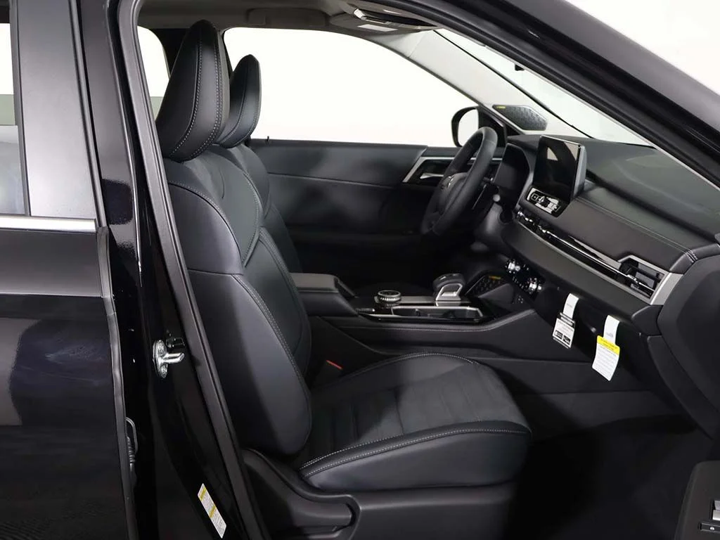 New 2026 Black Mitsubishi SE 1.5T S-AWC image 30