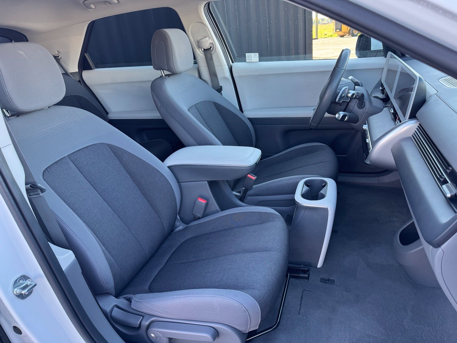 Used 2024 White Hyundai SEL image 15