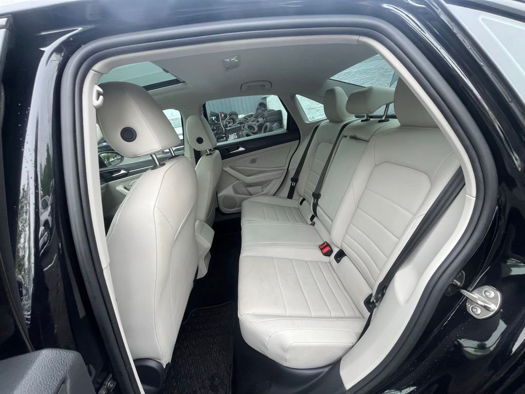 Certified Used 2024 Black Volkswagen 1.5T SE image 24