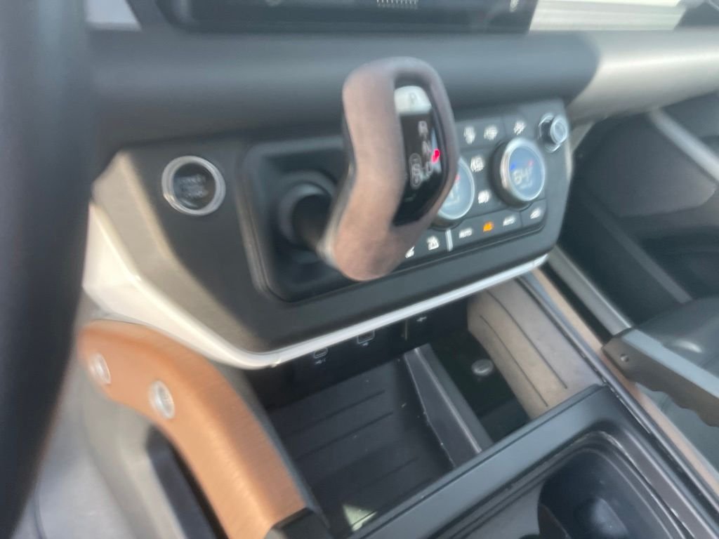 Used 2020 White Land Rover HSE image 6